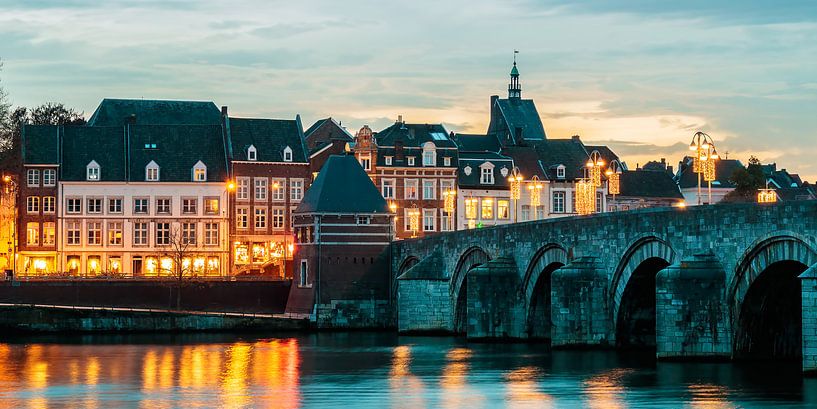 De Sint Servaas brug in Maastricht van Martin Bergsma