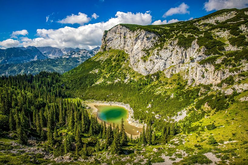 Bergmeer in het Durmitor N.P. van Antwan Janssen