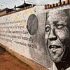 Nelson Mandela in Soweto von Peter Schickert