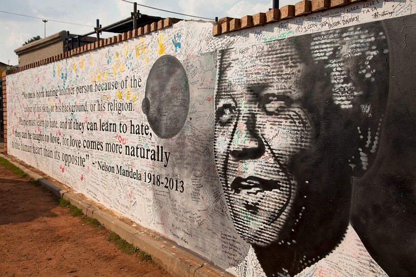 Nelson Mandela in Soweto von Peter Schickert