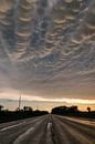 Mammatus über der Straße von Menno van der Haven Miniaturansicht