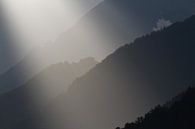 Österreich , Österreich mit Licht, das durch die Berge fällt von Erwin Stevens Miniaturansicht
