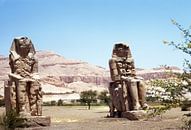 De kolossen van Memnon langs de Nijl bij Luxor van Herbelicht Fotografie thumbnail