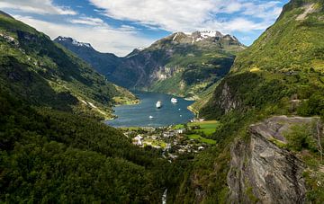 Uitzicht op de Geirangerfjord, Noorwegen [1] van Adelheid Smitt