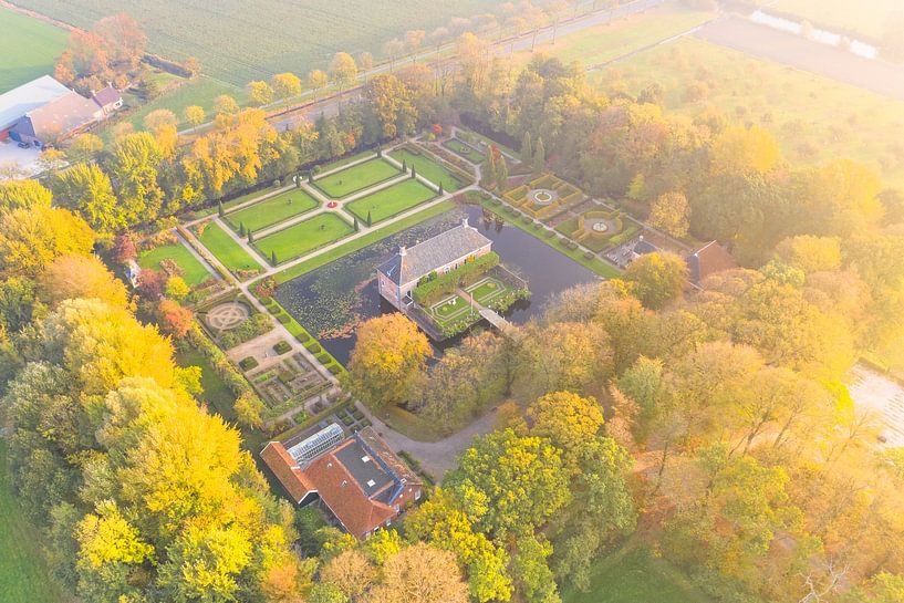 Borg Verhildersum in de Herfst van Droninger
