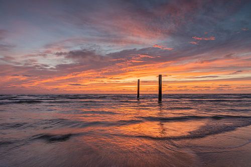Zonsondergang op het strand in Noordwijk