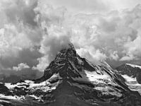 Thunderstorm develops above the Matterhorn