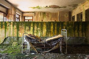 Rückgang im Bett. von Roman Robroek – Fotos verlassener Gebäude