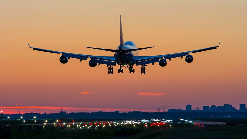 Boeing 747 landing at schiphol by Arthur Bruinen