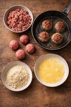 Die Frikadelle - Von der Hand in die Pfanne