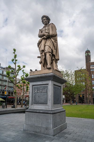 Rembrandt statue by Ivo de Rooij