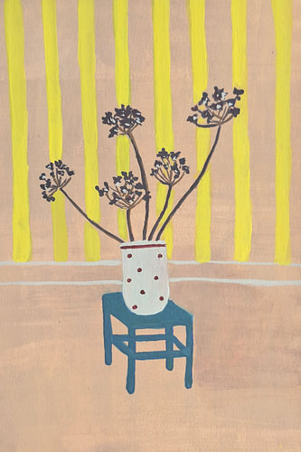Dried flowers on a stool