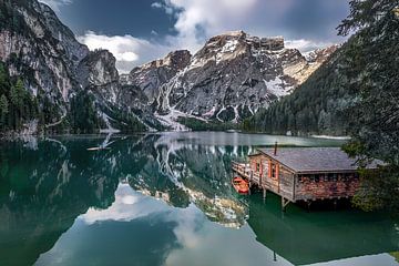 Mountain lake with mountain panorama in the Dolomites by Voss Fine Art Fotografie