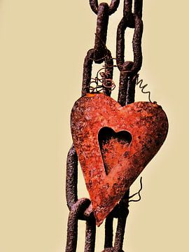 Rusty Heart by Caroline Lichthart