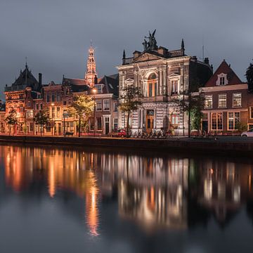 Haarlem : le Spaarne de nuit - gros plan.