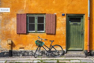 Straatbeeld Nyboder Kopenhagen van Sander Groenendijk