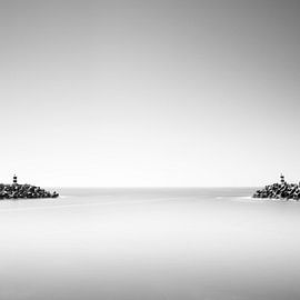 Nazaré Marina Entrance by Stefano Orazzini