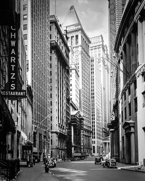 Historisches New York:  Broad Street toward Wall Street, Manhattan, 1936 von Christian Müringer