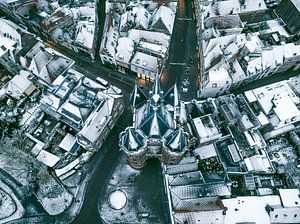 Das alte Tor von Zwolle Sassenpoort an einem kalten Wintermorgen