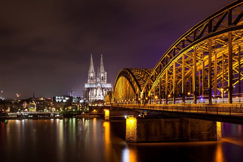 Hohenzollern bridge, Cologne by Timo  Kester