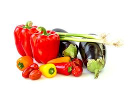 Légume isolé sur un fond blanc sur Carola Schellekens