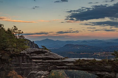 In the evening light of Bohemian Switzerland - The Prebisch Gate and the vastness of the south