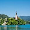 Kerk op het meer Bled in Slovenie van Lifelicious