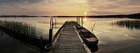 Panorama steiger met roestige roeiboot bij zonsondergang van Frank Herrmann thumbnail