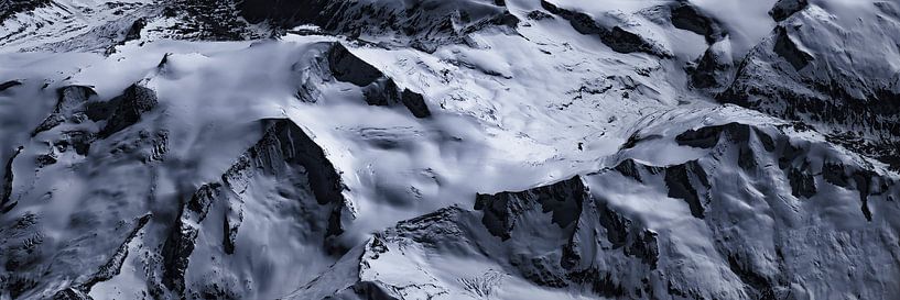 DARK ALPS 1-25 E von WILDLIGHT PHOTOGRAPHY