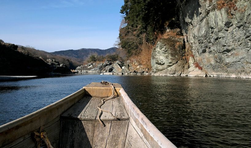In een kotatsu-boot op de Arakawa in Nagatoro, Japan van Lensw0rld