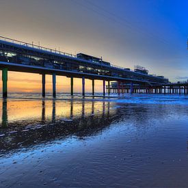 Schöner Sonnenuntergang am Scheveninger Pier und Riesenrad von Rob Kints