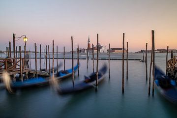 Venedig - Riva degli Schiavoni bei Sonnenaufgang von t.ART