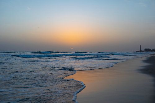 Coucher de soleil sur la plage de Maspalomas, Îles Canaries sur Vicente M