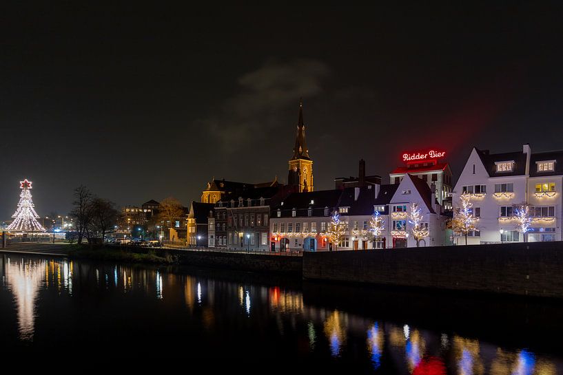 Soirée dans le ciel de Maastricht pendant la période de Noël avec la brasserie du chevalier par Kim Willems