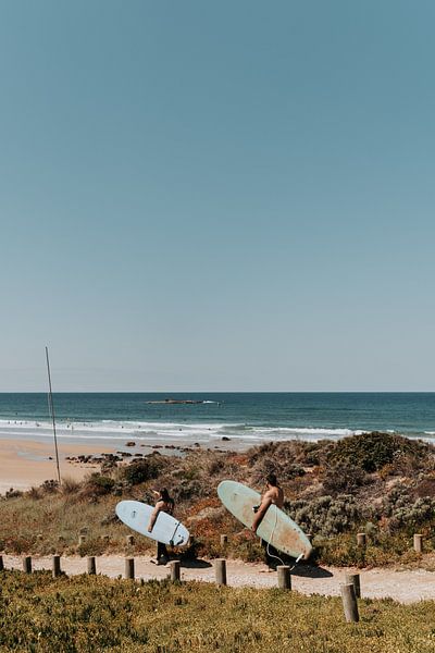 Portugal | Surfer am Strand | Reisefotografie von Iris van Tricht
