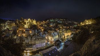 Stadt Monschau in der Nacht