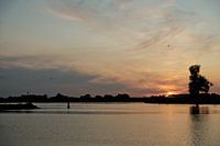 Avond boven de Lek