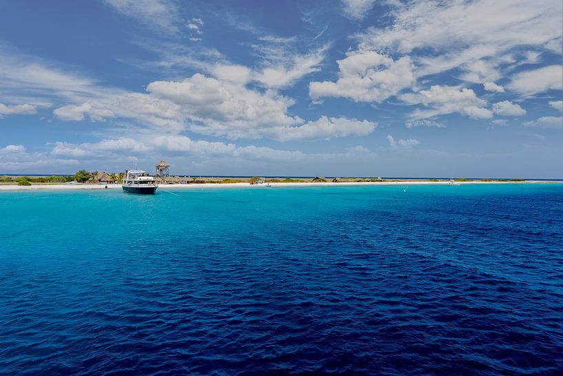 Klein Curacao Tiefblaues Meer von Bfec.nl