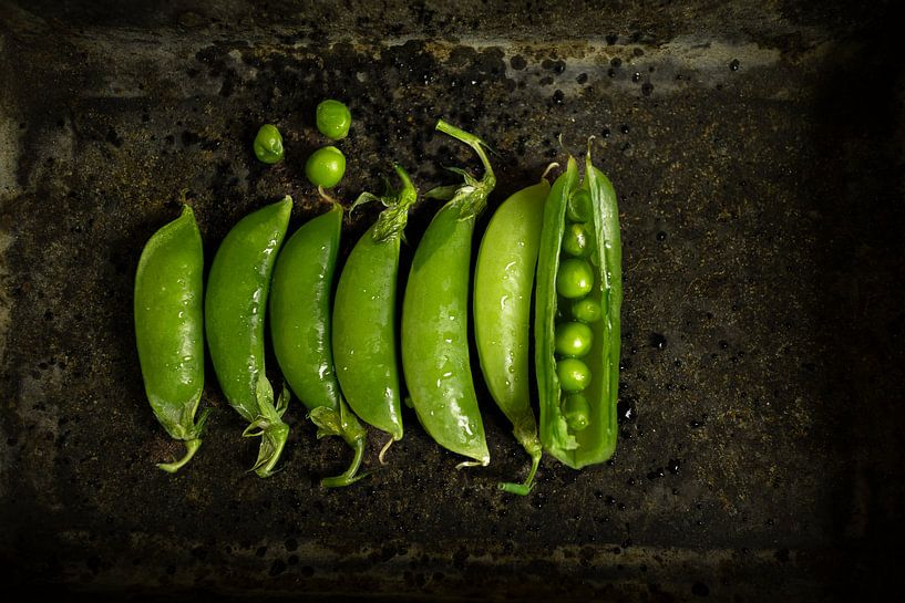 Sugarsnaps in the lead by Mirjam Poldermans