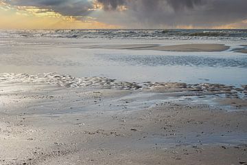 Strand, zee en mooie lucht van Anouschka Hendriks