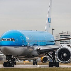 KLM's Hadrian's Wall by Teddy Dako