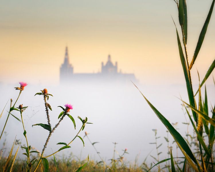 Sunrise Church in the Mist par Ruud Peters