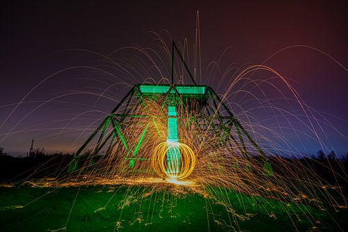 Lightpainting à la tour de la voie ferrée
