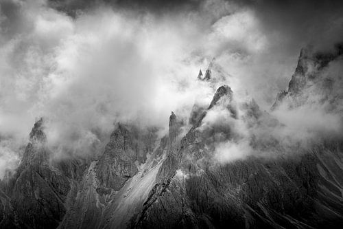 Nuages dans les montagnes