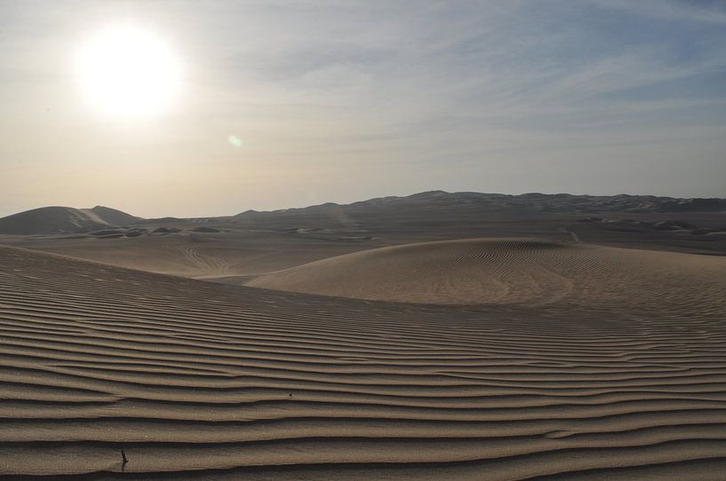 Huacachina desert in Peru by Bart Poelaert