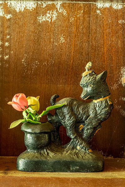 Lamb on a shelf by Roy Donker