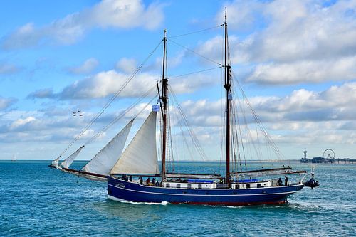 LUCIANA, Tall ship in Scheveningen by Hans Levendig (lev&dig fotografie)