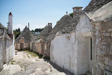 Huisjes in het plaatsje Alberobello in Italië. van Rijk van de Kaa