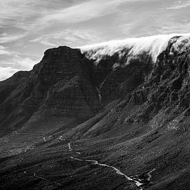 Tafelberg met tafefkleed in zwartwit van Stef Kuipers