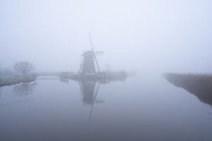 Paysage brumeux de Kinderdijk